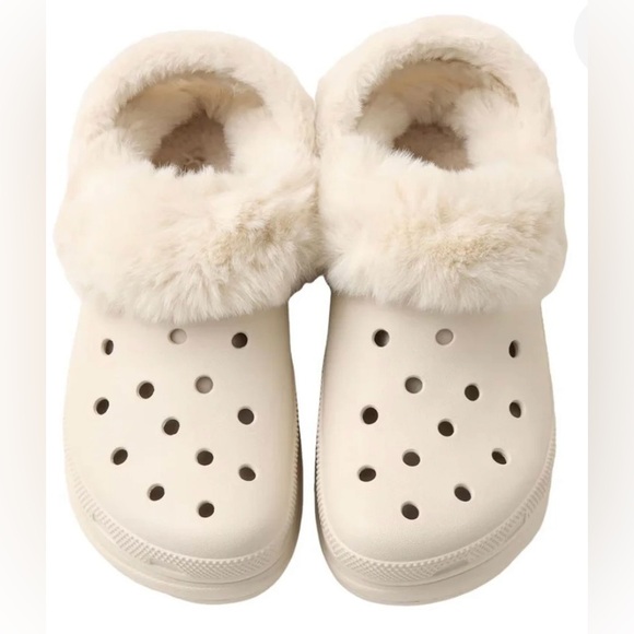 CROCS Women's Off-White Bae Fur-Lined Clogs - Picture 2 of 11